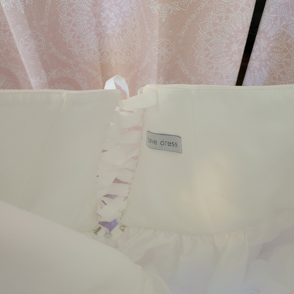 Engagement, bridal, wedding dress - Picture 8 of 11